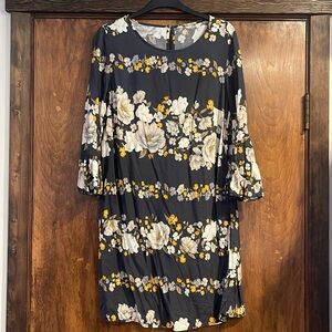 Unbranded 1/2 sleeve floral dress